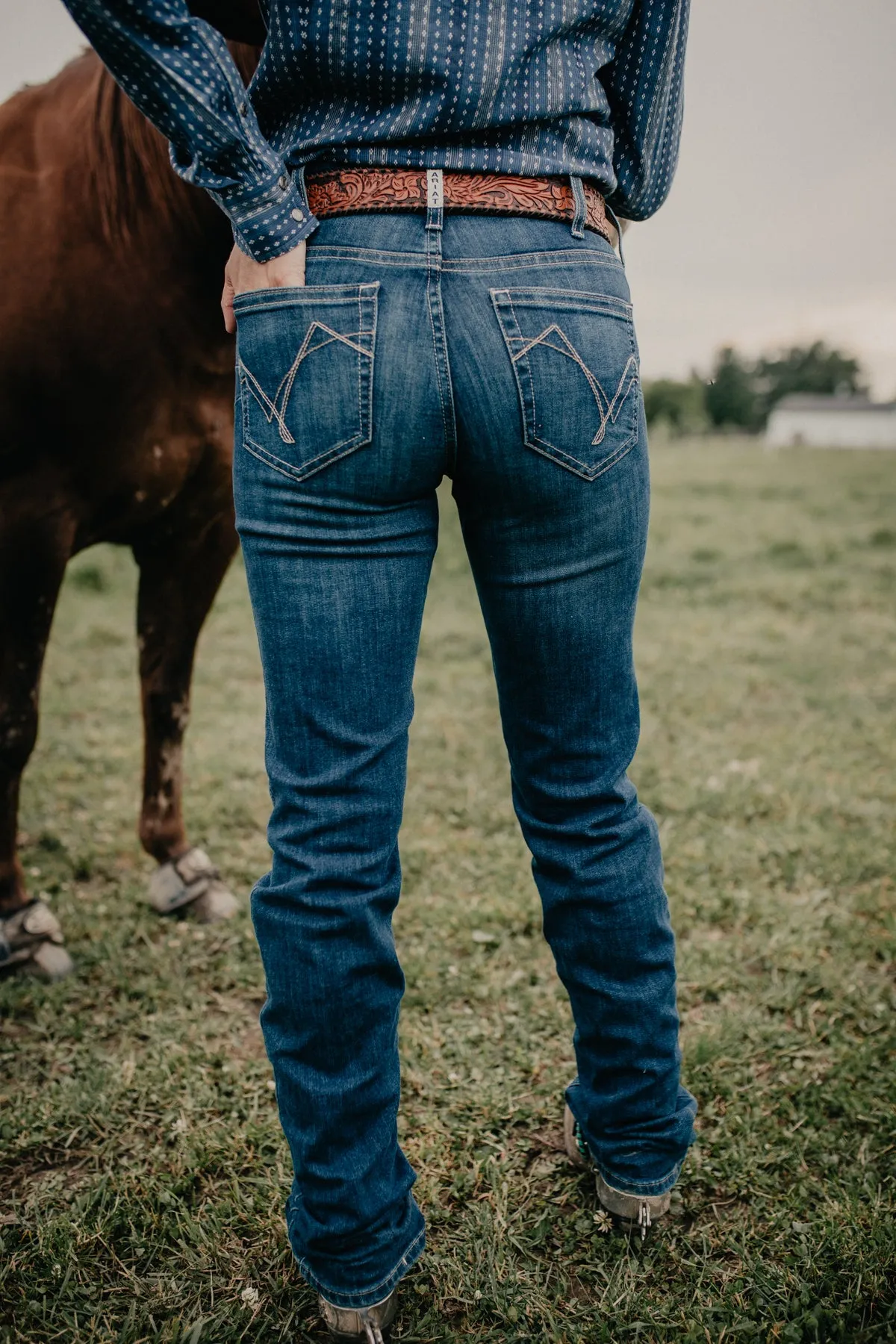 'Abby’ Ariat Perfect (Mid-High) Rise Straight-leg Jean