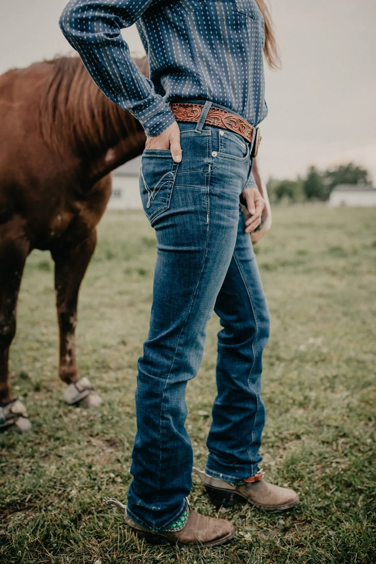 'Abby’ Ariat Perfect (Mid-High) Rise Straight-leg Jean