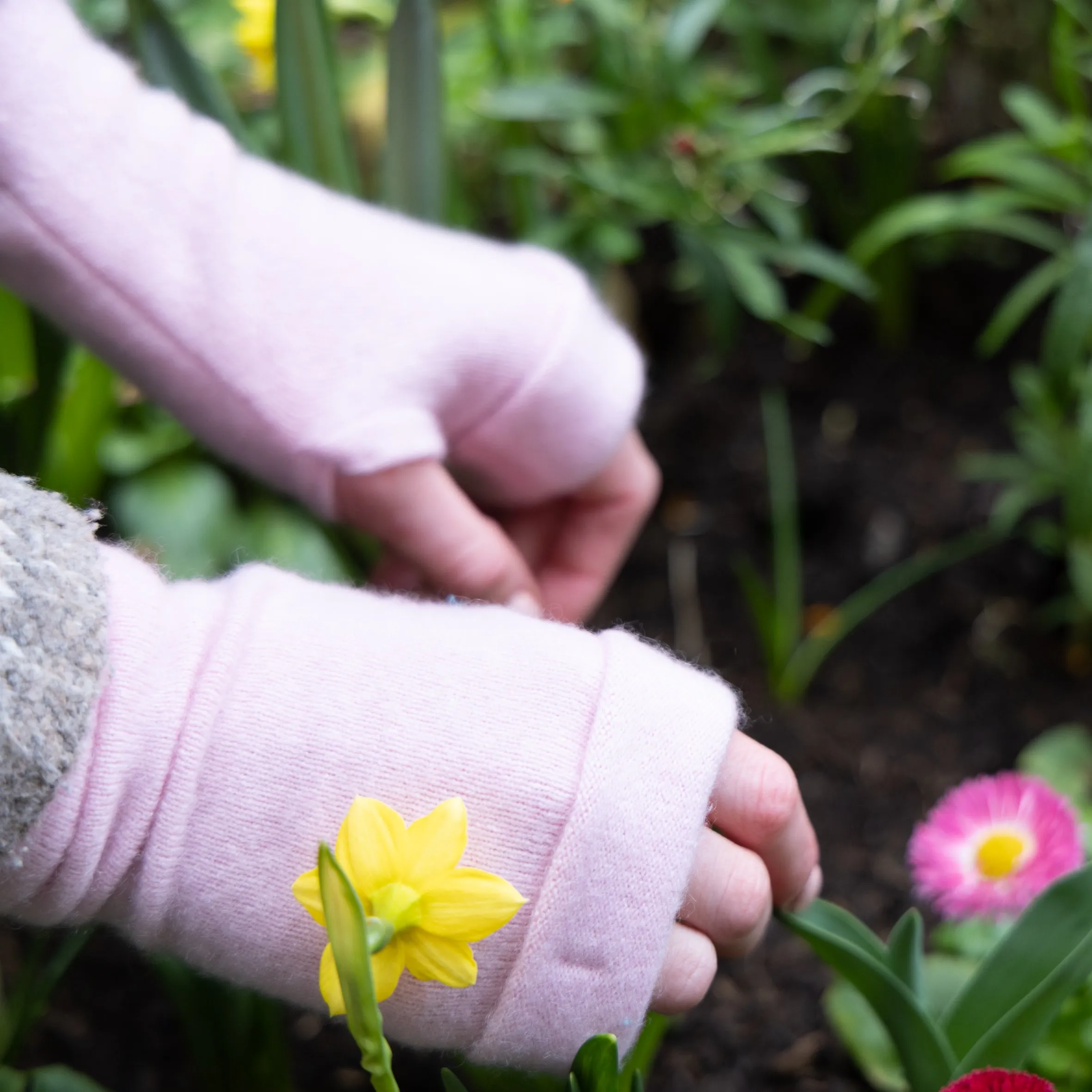 Baby Pink Cashmere Fingerless Gloves