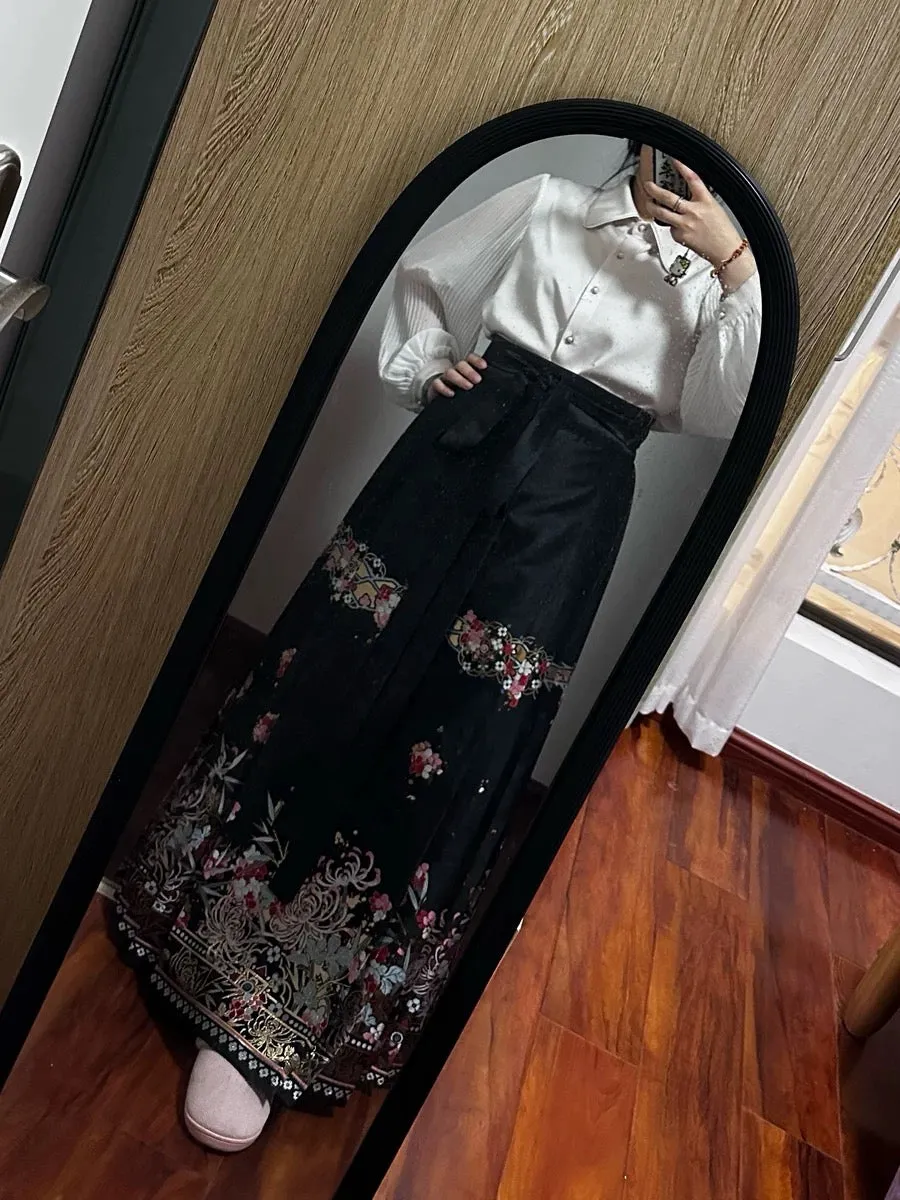 Bi'an Hua 彼岸花 Spider Lily Ming Dynasty Mamian Skirt