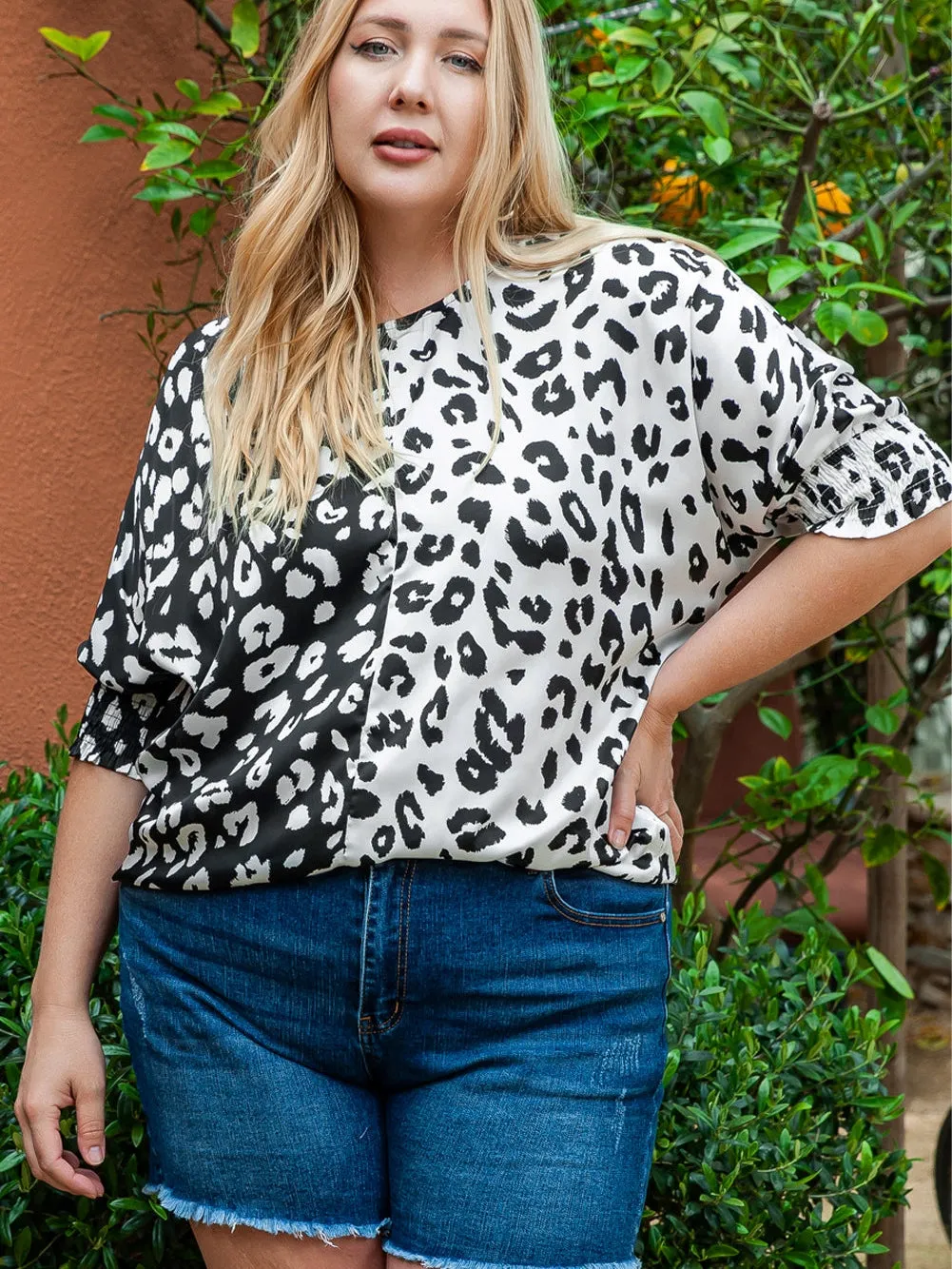 Black Plus Size Contrast Leopard Half Sleeve Blouse