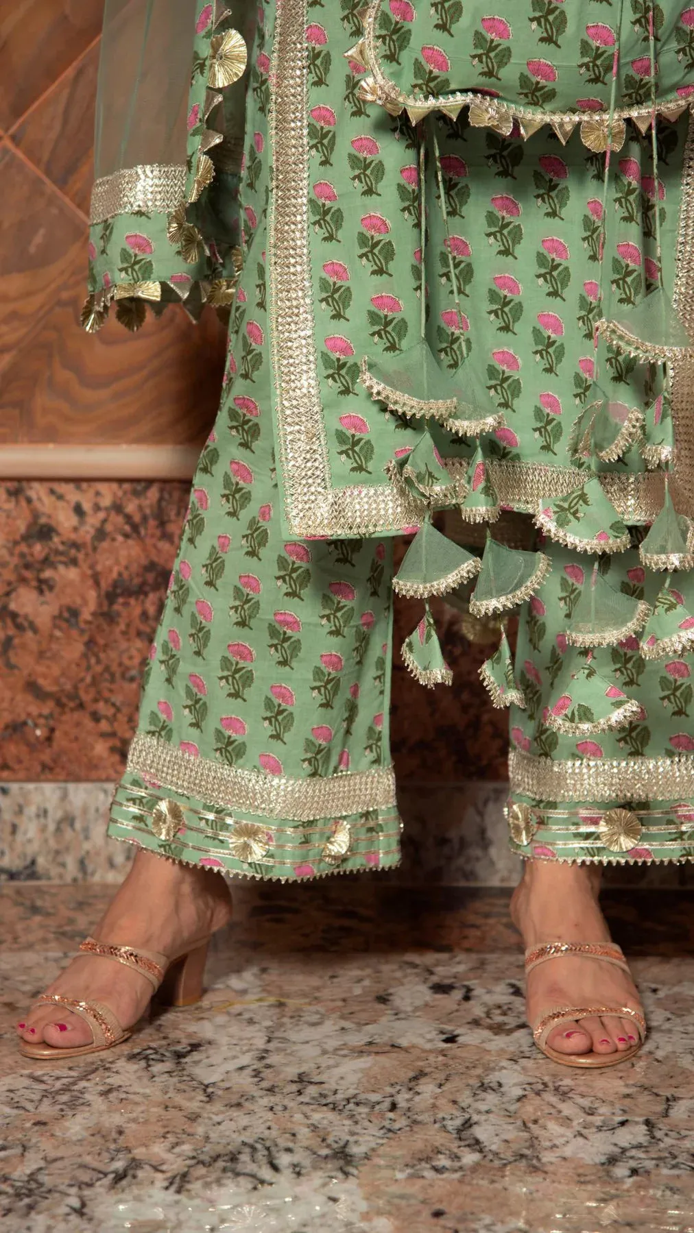 Cotton Green Floral Print Suit Set with Soft Net Dupatta