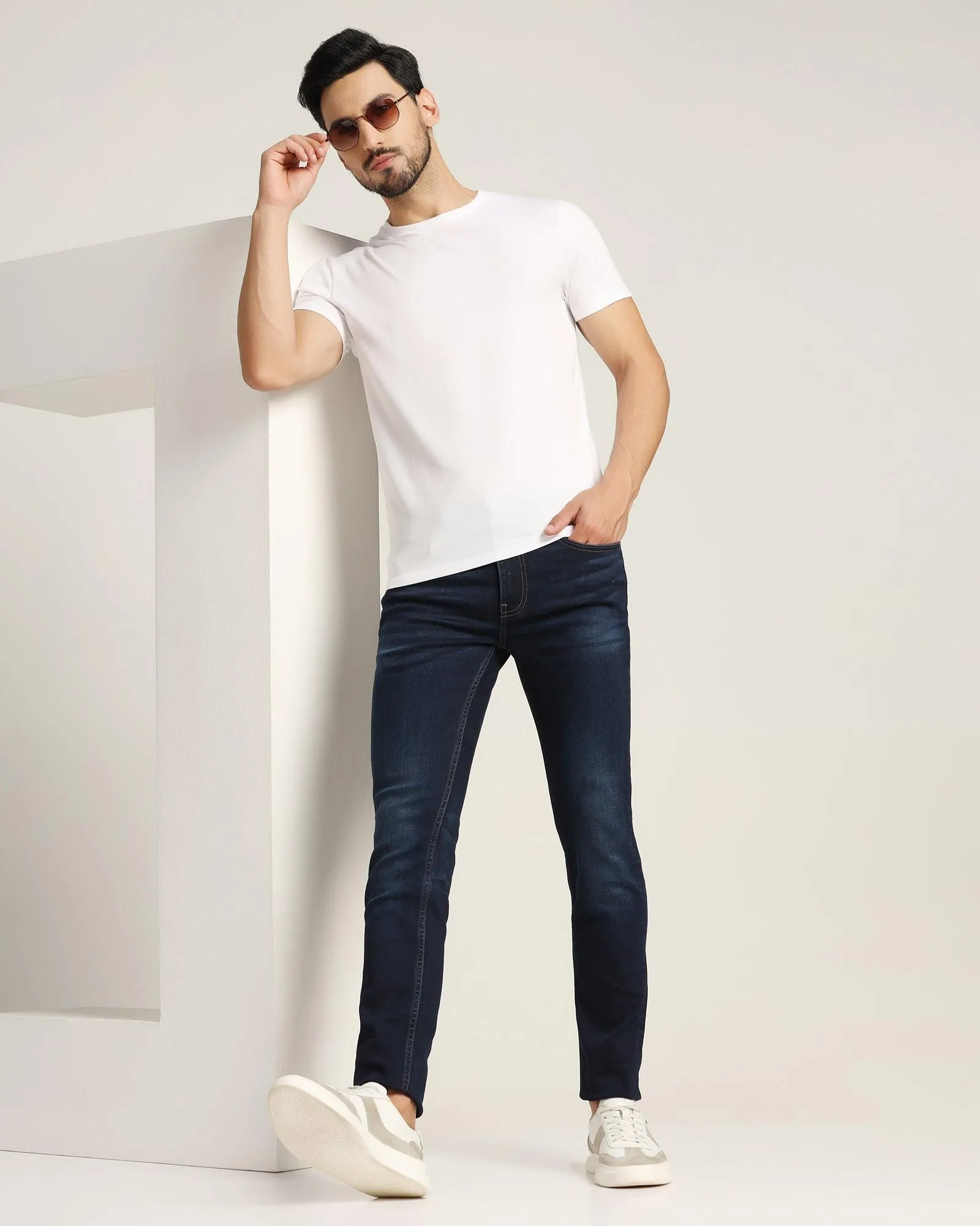 Crew Neck White Solid T-Shirt - Holan