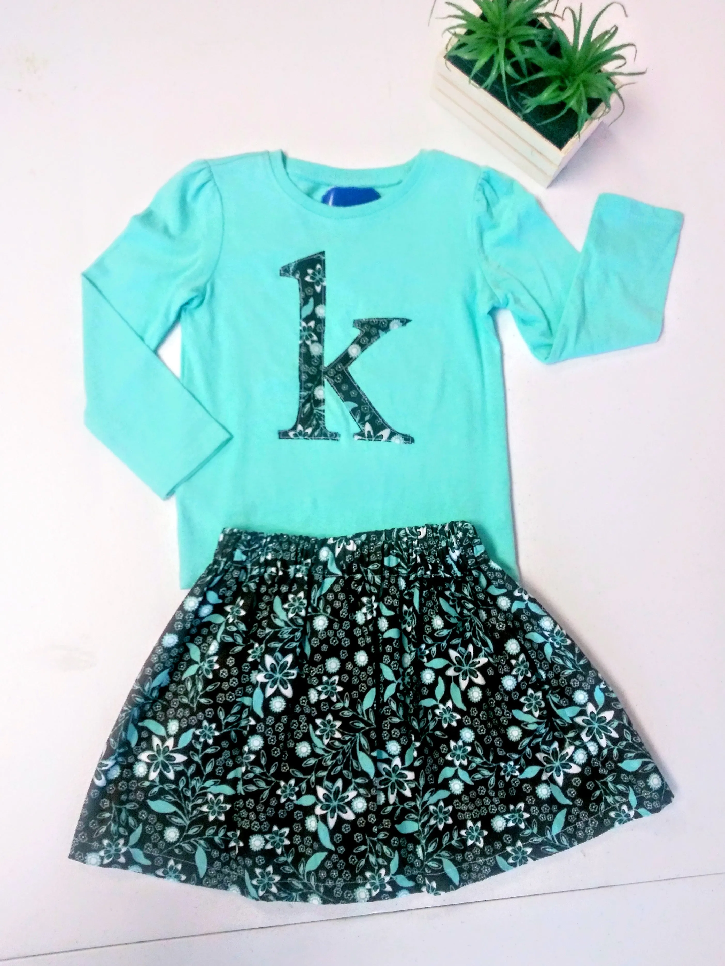 Girl's 2-piece Skirt  Set