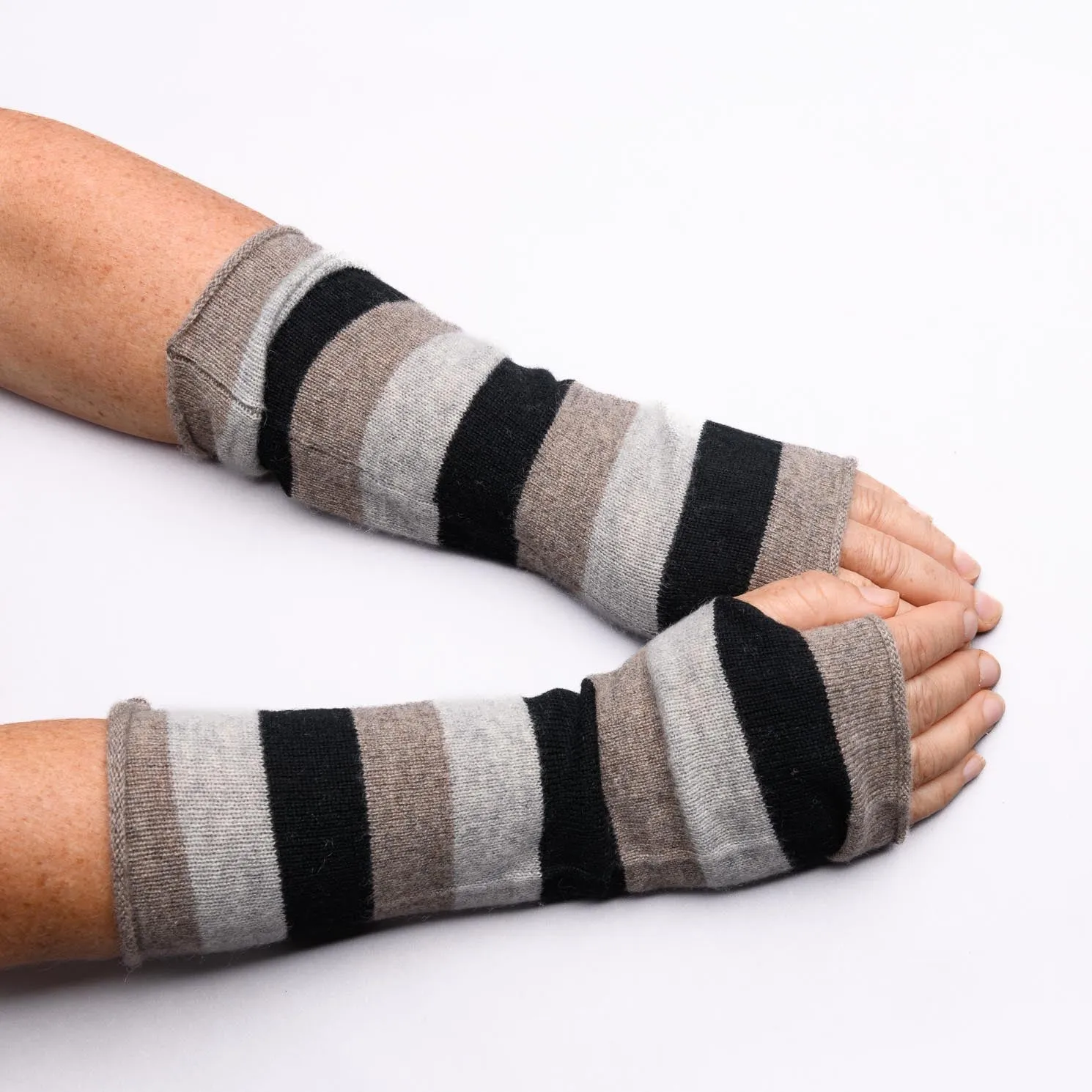 Hand on HEART 100% Pure Cashmere Fingerless Glove, Stripe Pressed Metal Grey