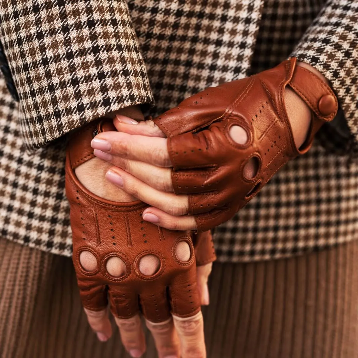 Rossana (cognac) - Italian fingerless lambskin leather driving gloves