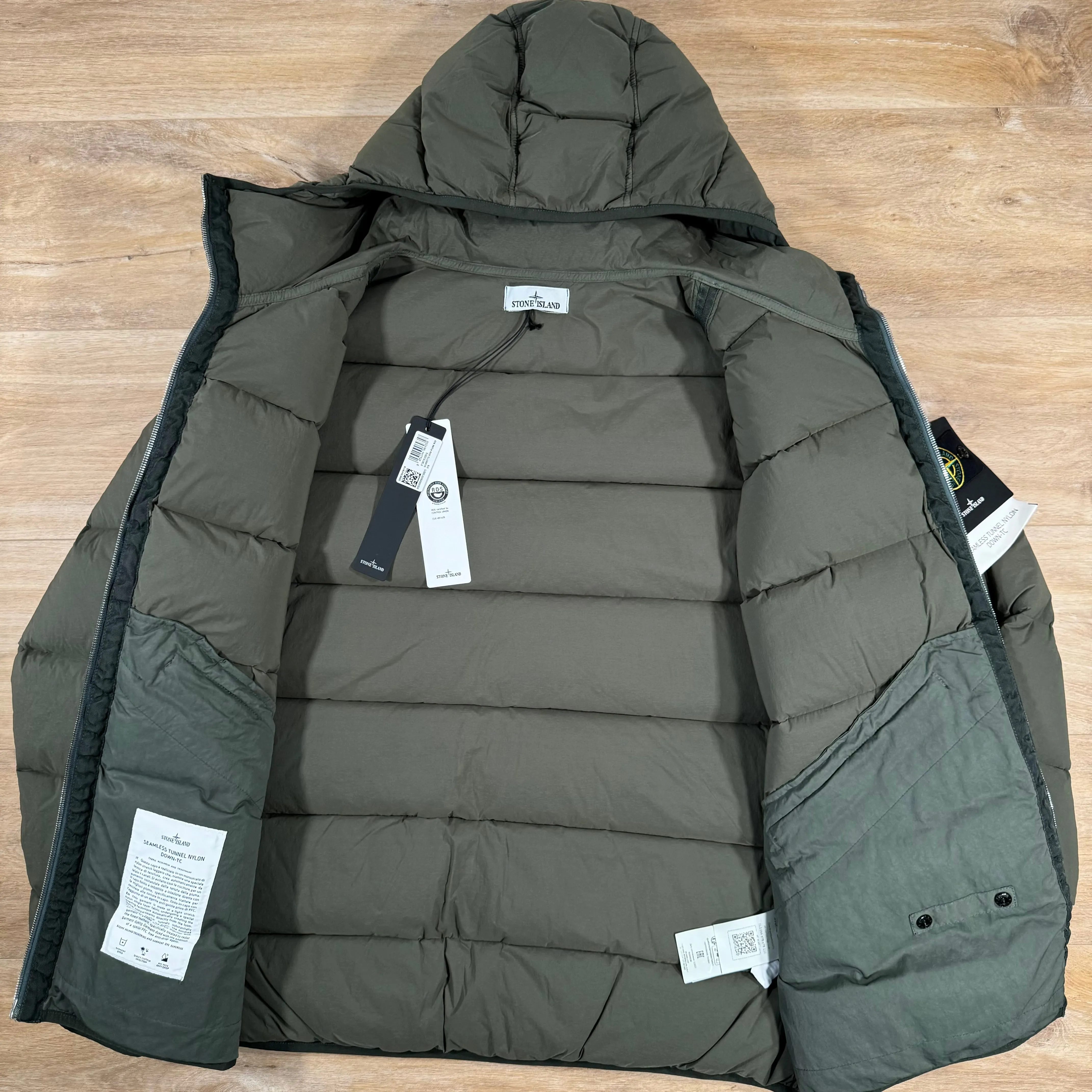 Stone Island Seamless Tunnel Down-TC Jacket in Musk Green