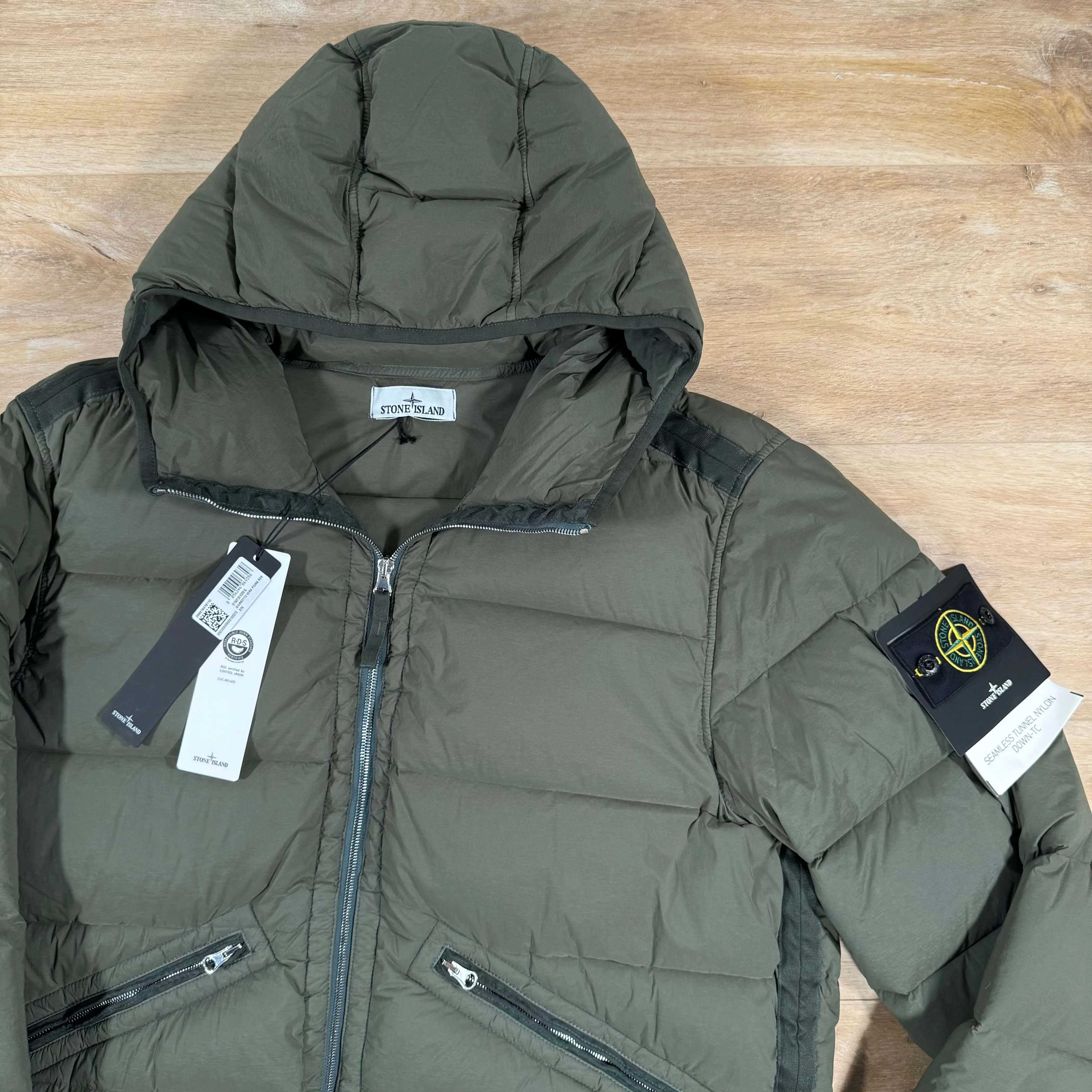 Stone Island Seamless Tunnel Down-TC Jacket in Musk Green