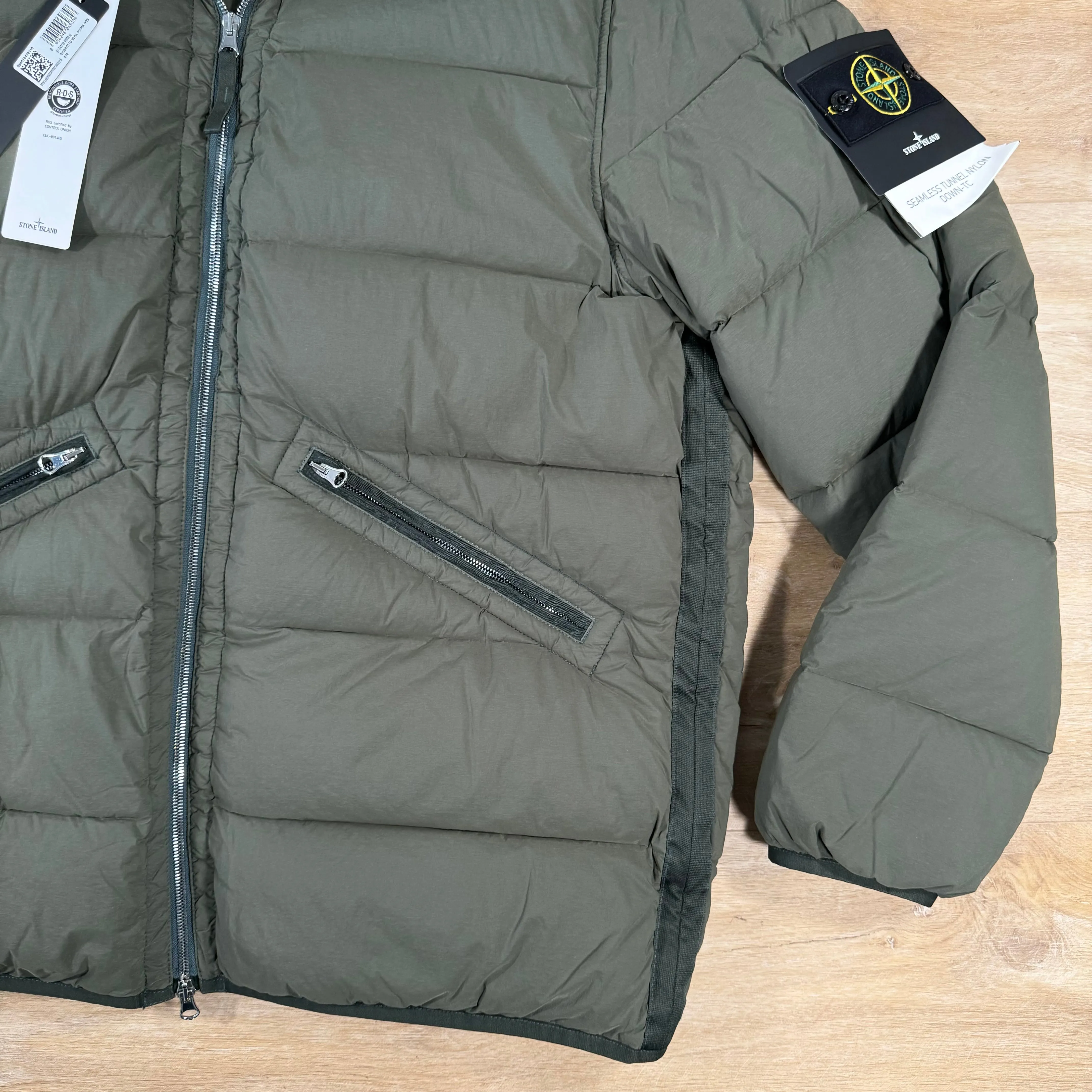 Stone Island Seamless Tunnel Down-TC Jacket in Musk Green