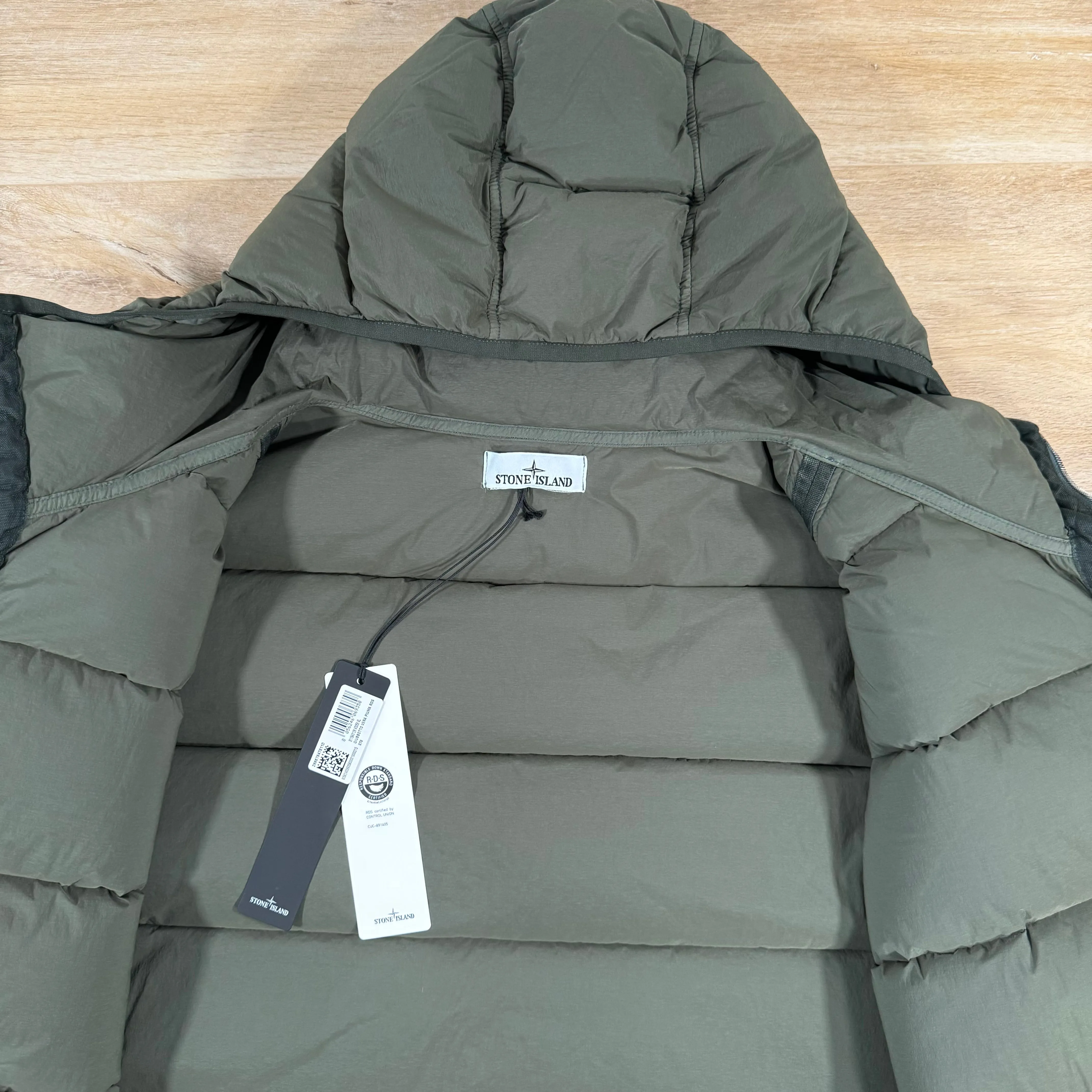 Stone Island Seamless Tunnel Down-TC Jacket in Musk Green