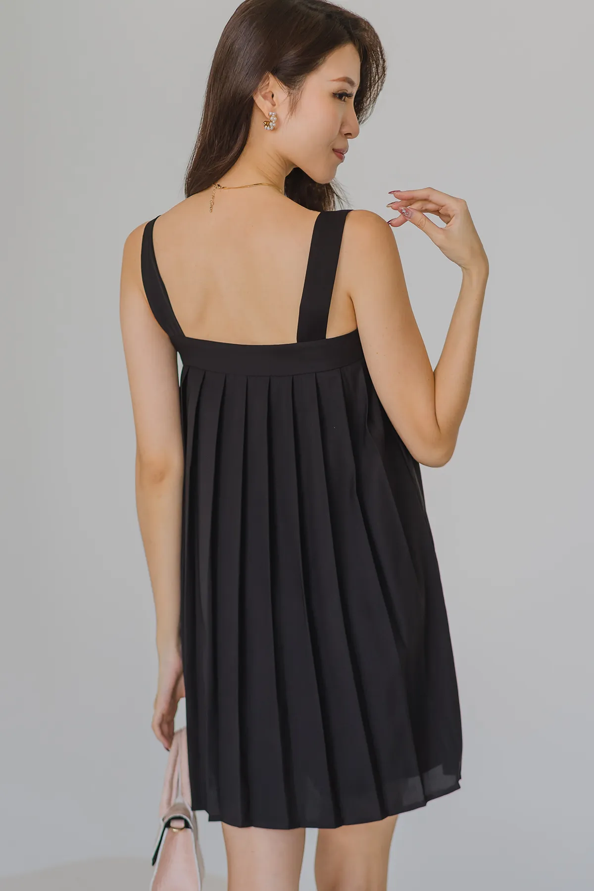 Summerdale Pleat Romper Dress (Black)