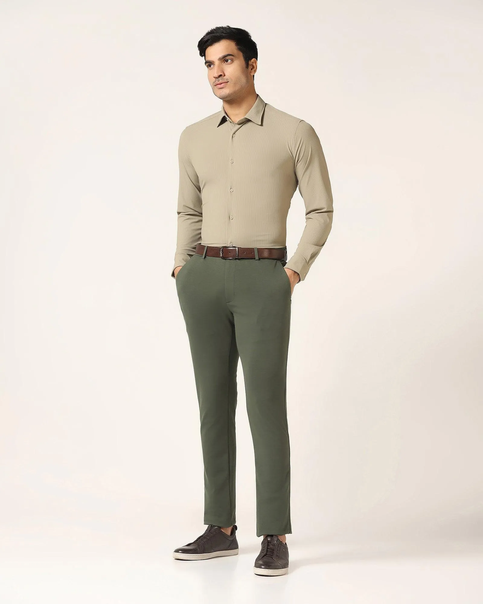 TechPro Slim Fit B-91 Casual Dark Olive Solid Khakis - Ziea