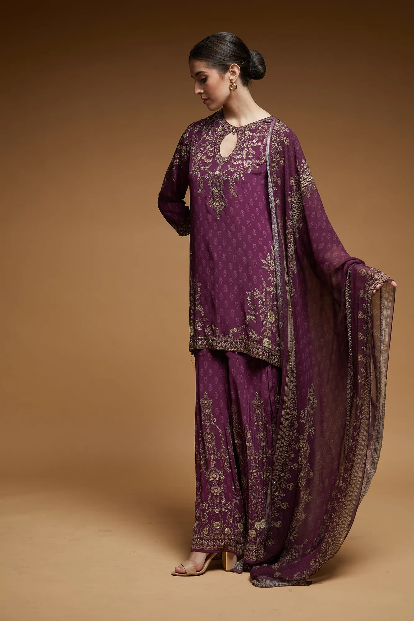 Wine Color Sharara